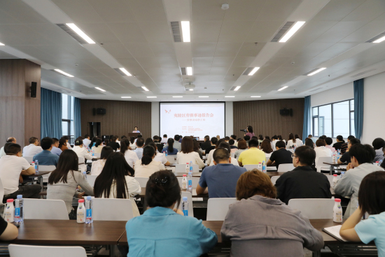 夷陵區(qū)勞模事(shì)迹報(bào)告會(huì)舉行(xíng) 稻花(huā)香李君蓉分(fēn)享堅守與熱(rè)愛(ài)的(de)故事(shì)